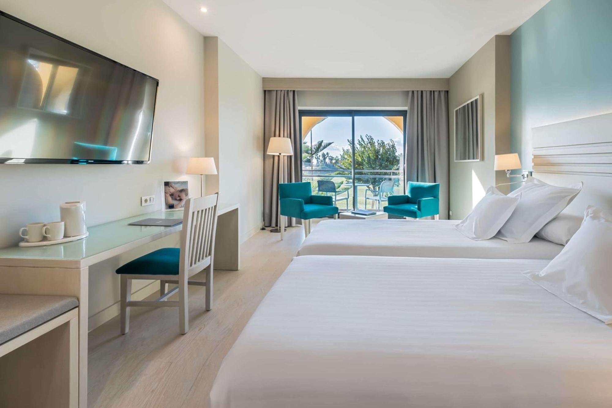 Barcelo Golf & 4*